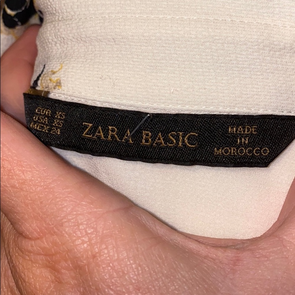 Zara Basic White Button Up Size Xsmall - image 5